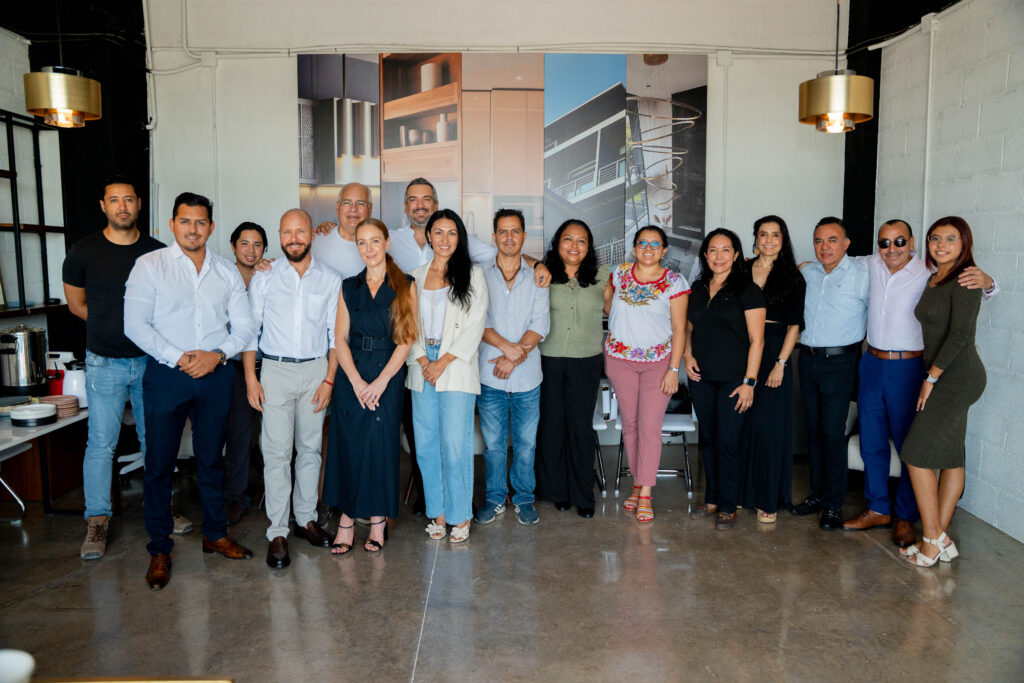Equipo de constructora en Cancún y Riviera Maya - Midal Smart Capital